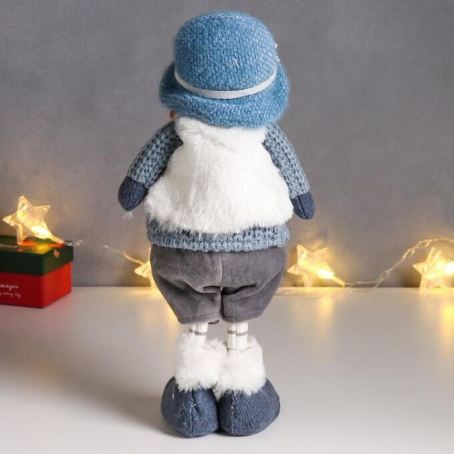 яяяКукла интерьерная "Малыш в вязаном синем наряде и шляпке со снежинкой" 36,5 см  6260113