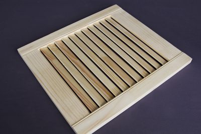 Дверь жалюзийная 467х594х20 мм, деревянная