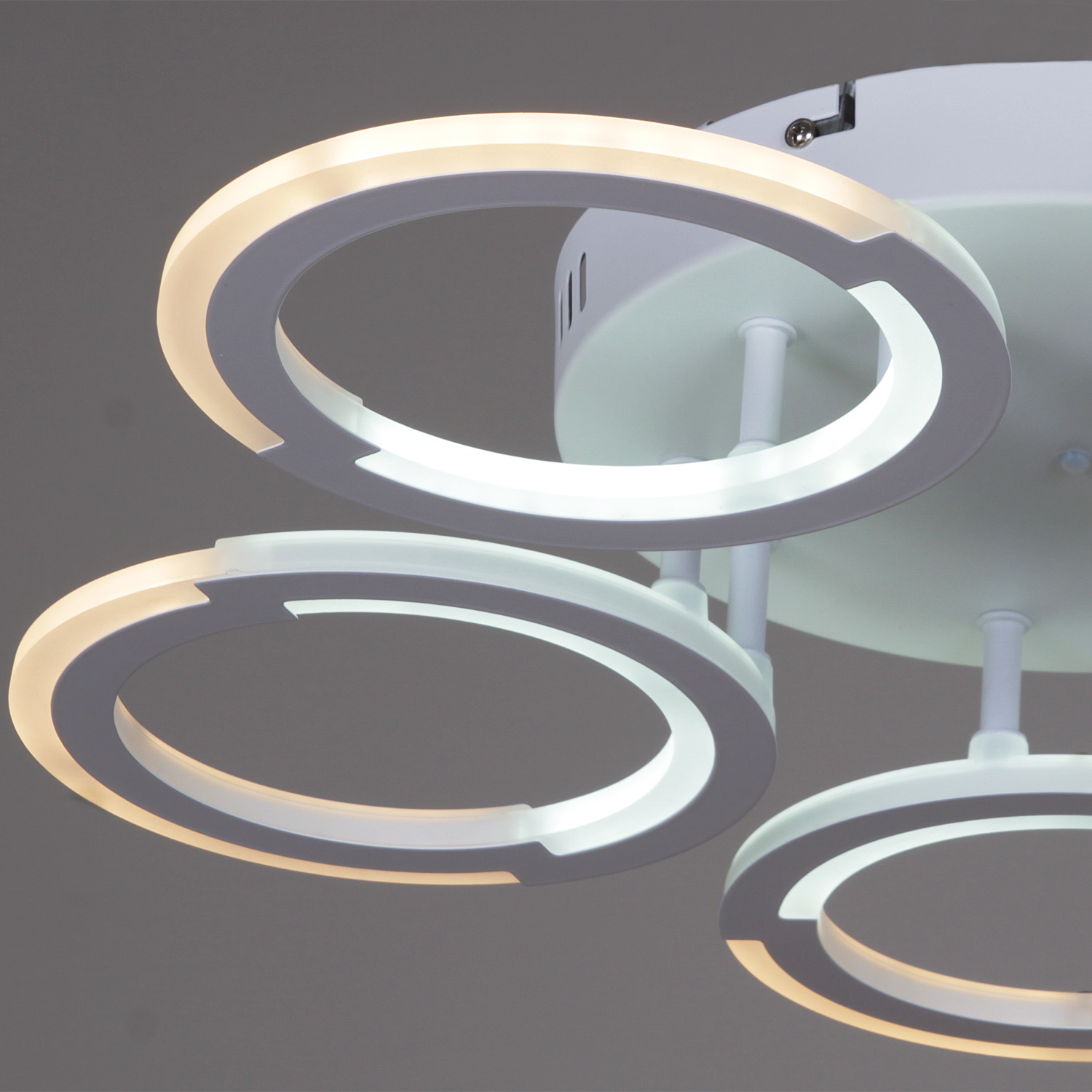 Светильник потолочный светодиодный 09820-3.3-05 WH LED 90W 3000-6000К ПДУ S=16м2 *1