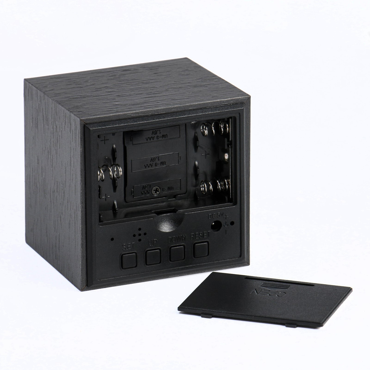 Часы настольные электронные "Цифра", 6.5 х 6.5 см, красная индикация  7533422