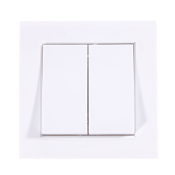 Розетка Бриллиант СП 1-мест. белая сз с крышкой 16А IP20 UNIVersal 7947649 *10100 Розетка Бриллиант СП 1-мест. белая сз с крышкой 16А IP20 UNIVersal 7947649 *10100